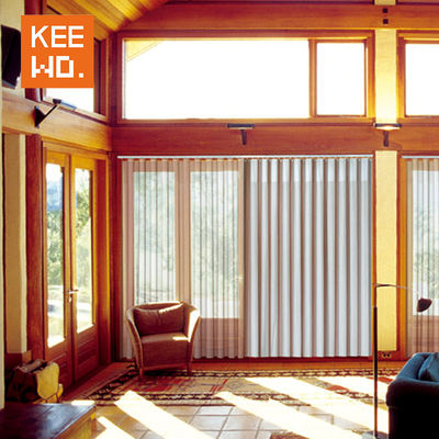 De zuivere Verticale Zonneblinden van het Stoffenvenster met Minimalistische Moderne Stijl