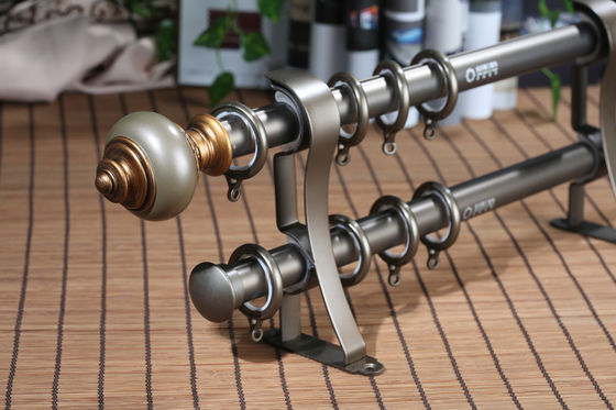 Kappen van het de Harsbeëindigen van de venster Decoratieve Luxe 28mm de Holle Staaf van het Aluminiumgordijn