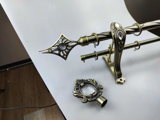 Van het Gordijnpool van het metaal Telescopische Dubbele Spoor Regelbare Strook 25Mm 28Mm met Steunen