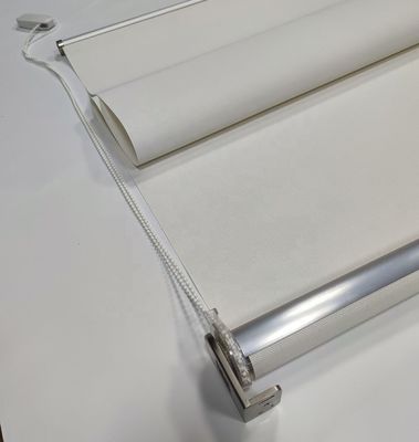 38mm de Schaduwen van de Stoffenrol, de Decoratieve Zonneblinden van de het Vensterelektriciteitspanne van de Aluminiumbuis