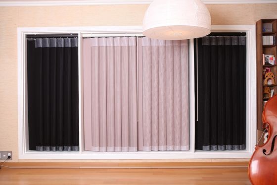 Elektrische Moderne Verticale Stoffenzonneblinden, Roze Vensterzonneblinden voor Luxehuis