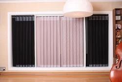 Elektrische Moderne Verticale Stoffenzonneblinden, Roze Vensterzonneblinden voor Luxehuis