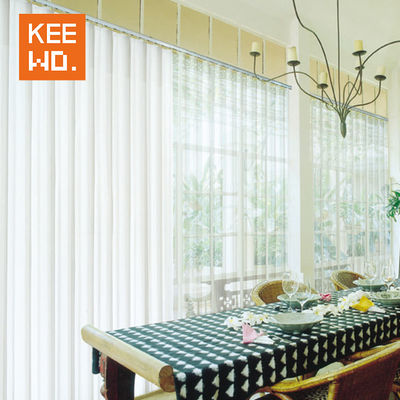 De zuivere Verticale Zonneblinden van het Stoffenvenster met Minimalistische Moderne Stijl
