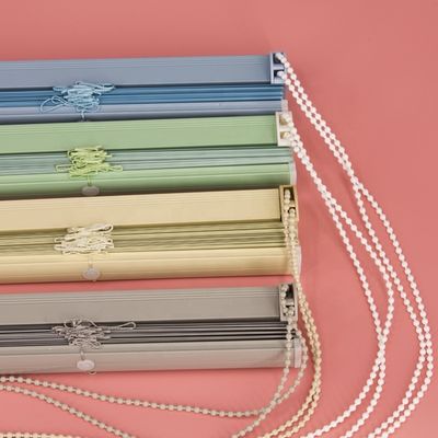 Het Venstergordijn van het vlakke plaatbureau, de Handjaloezie van het Controlealuminium
