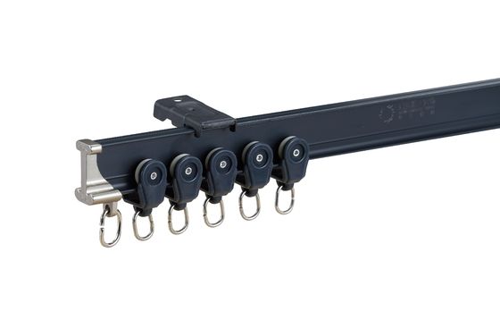 Witte Zwarte van het de Handbendable Gebogen Gordijn van het Kleurenaluminium het Spoorsporen en Staven voor Gordijn