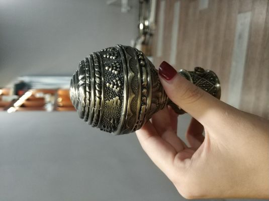 De Kleurenmetaal 28mm Gordijn Rod End Caps Curtain Accessories van het bronskoper