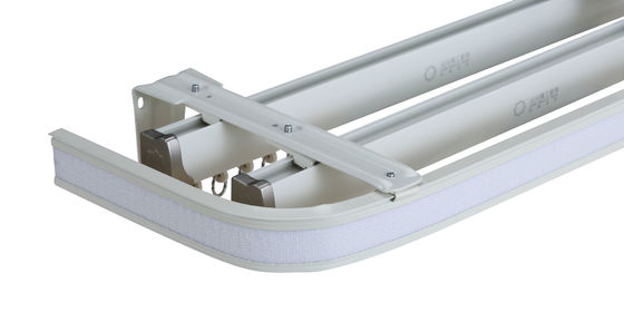 Het Gordijnspoor van aluminium Glijdend Vensters met van het het Gordijnijzer van het Katrolsysteem het Spoor van het het Spoorgordijn