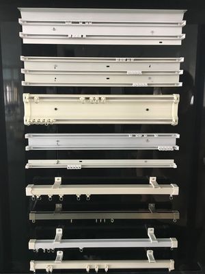 Dubbele Drievoudige Stille Aluminium Materiële 6m Lengte van het Gordijnspoor