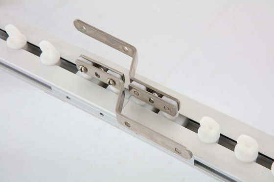 Het elektrische Telescopische Stille Materiaal van de het Aluminiumlegering van het Gordijnspoor Regelbare