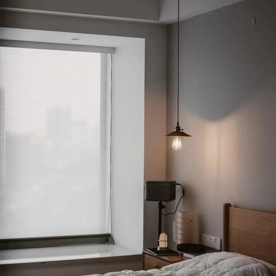 Zonneblinden van de slaapkamer de Verticale die Honingraat, boven en beneden dag en nacht Cellulaire Schaduwen worden gemotoriseerd