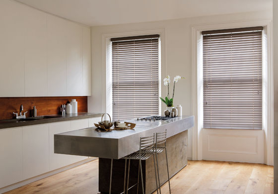 Luxe de Woonkamer Elektrische Horizontale Zonneblinden van de Configuratie Boorhardware