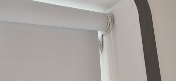 Zonlichtstof 5% Open Rate Fabric Roller Shutter Window voor Balkon Handcontrole