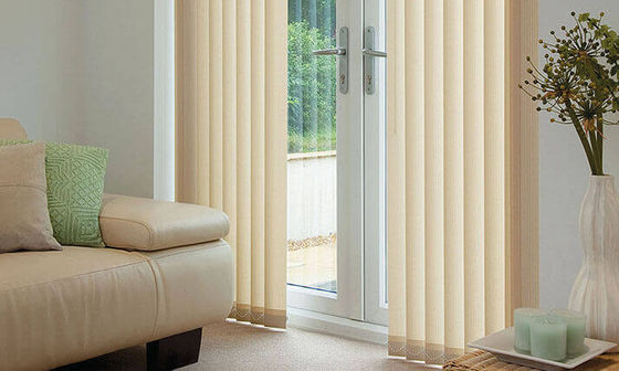 Van het Vensterzonneblinden van decoratie Noordse Verticale Gordijnen Intelligente Elektrische het Balkon Halve Elektriciteitspanne